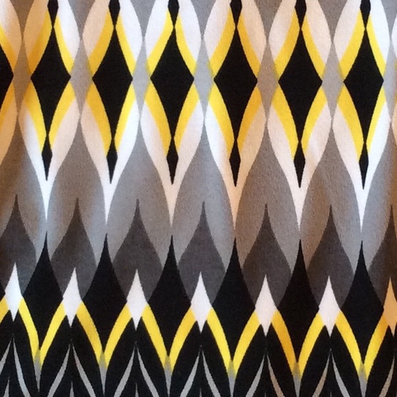 Vintage 90’s yellow and black patterned tank top - Picture 4 of 4